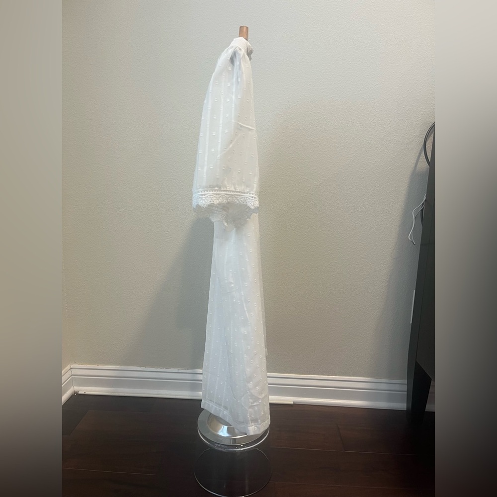 White V-Neck Tunic with Short Sleeves - Picture 5 of 8
